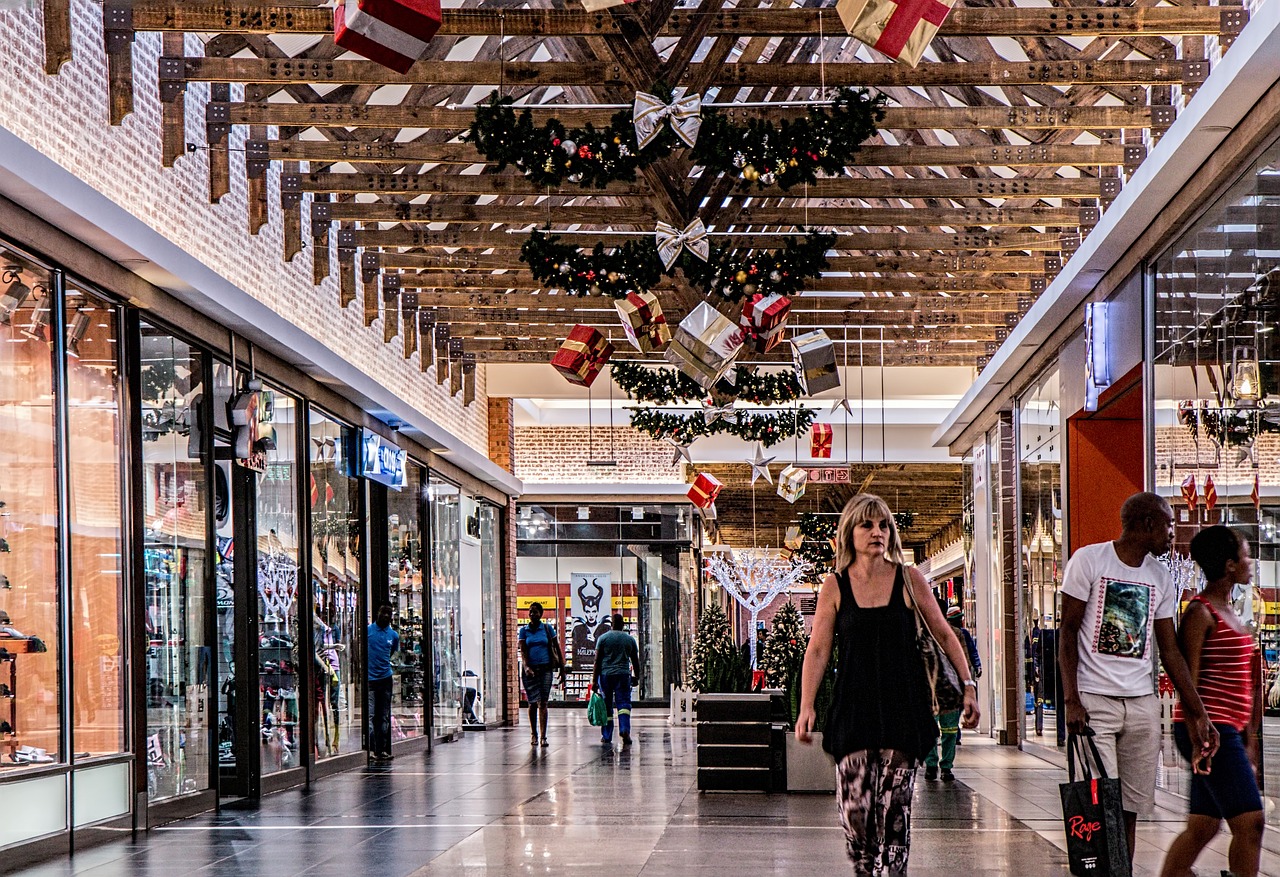 How retailers can tackle the Holiday season payroll paperwork challenge successfully